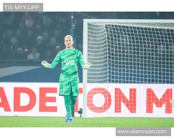 足球明星们热议纳瓦斯的精彩表现与职业生涯成就